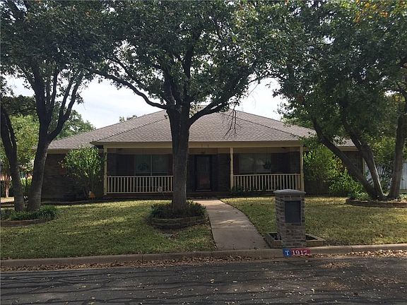 2nd image of 1917 Creek Wood Dr