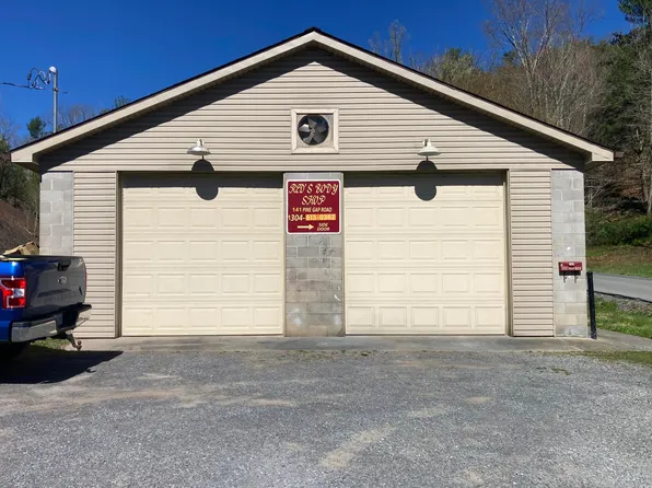141 Pine Gap Rd, White Sulphur Springs, WV 24986