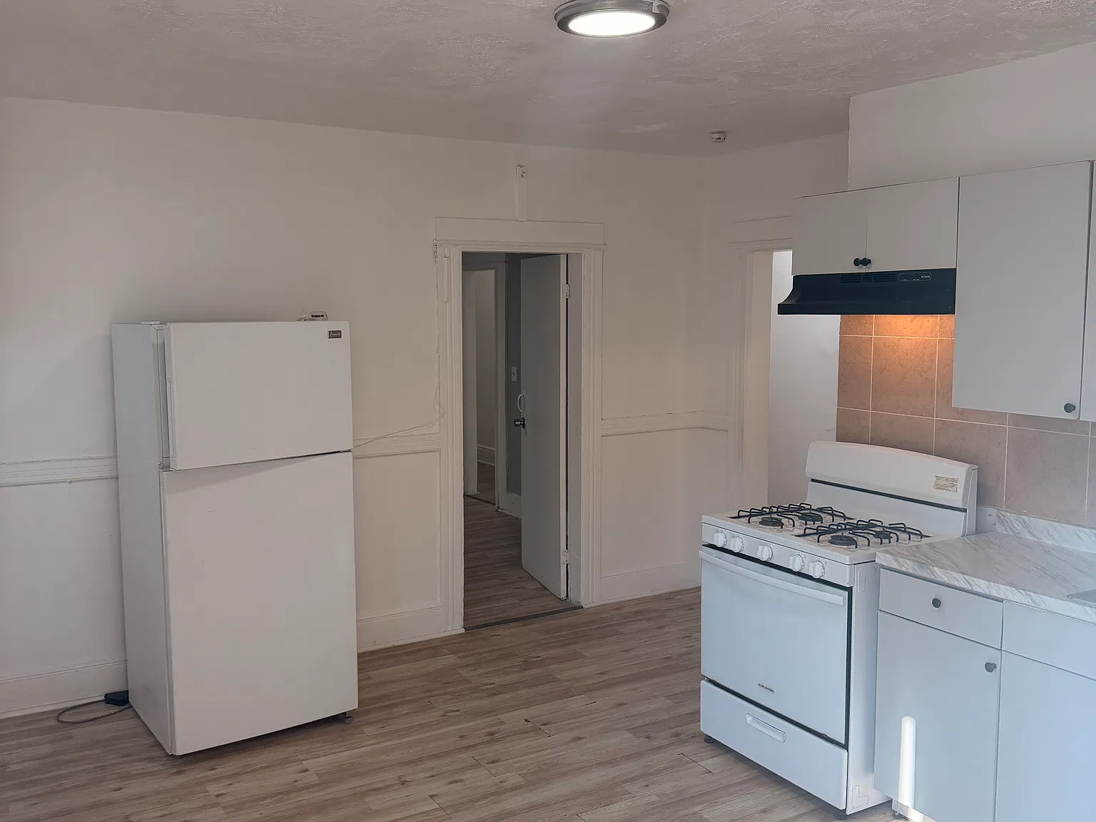 1608 Barnum Ave — Photo 1