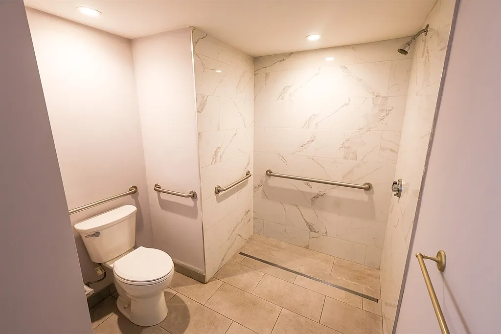 1 bed, 1.0 bath, 700 sqft, $2,100 — Photo 4