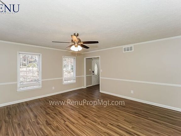 4th image of 185 Madison Pl