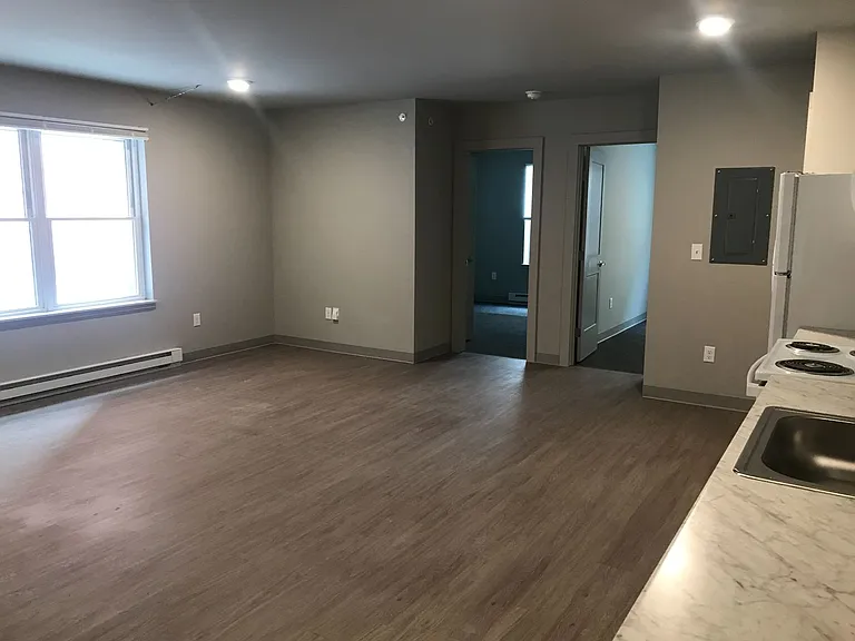 327 W Seneca — Photo 48