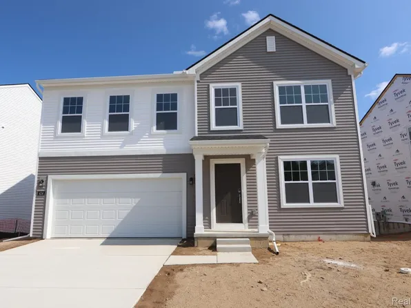 424 Hidden Riv W, Holly, MI 48442