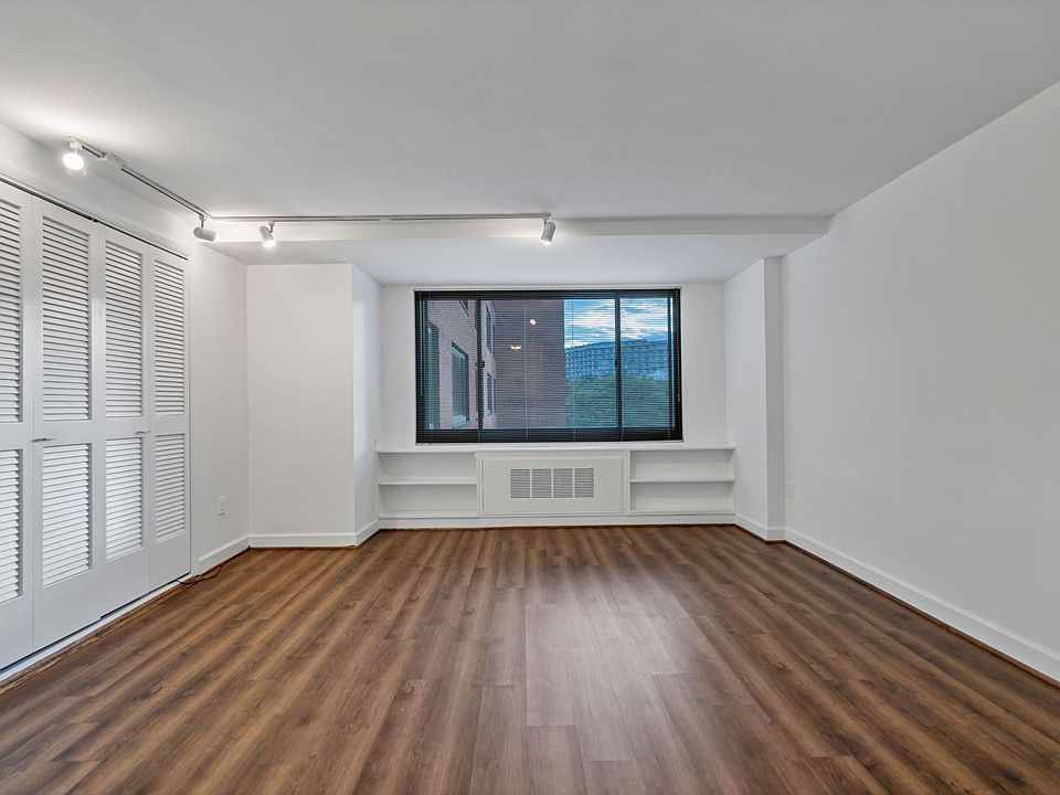 1st image of 1011 Arlington Blvd APT 701