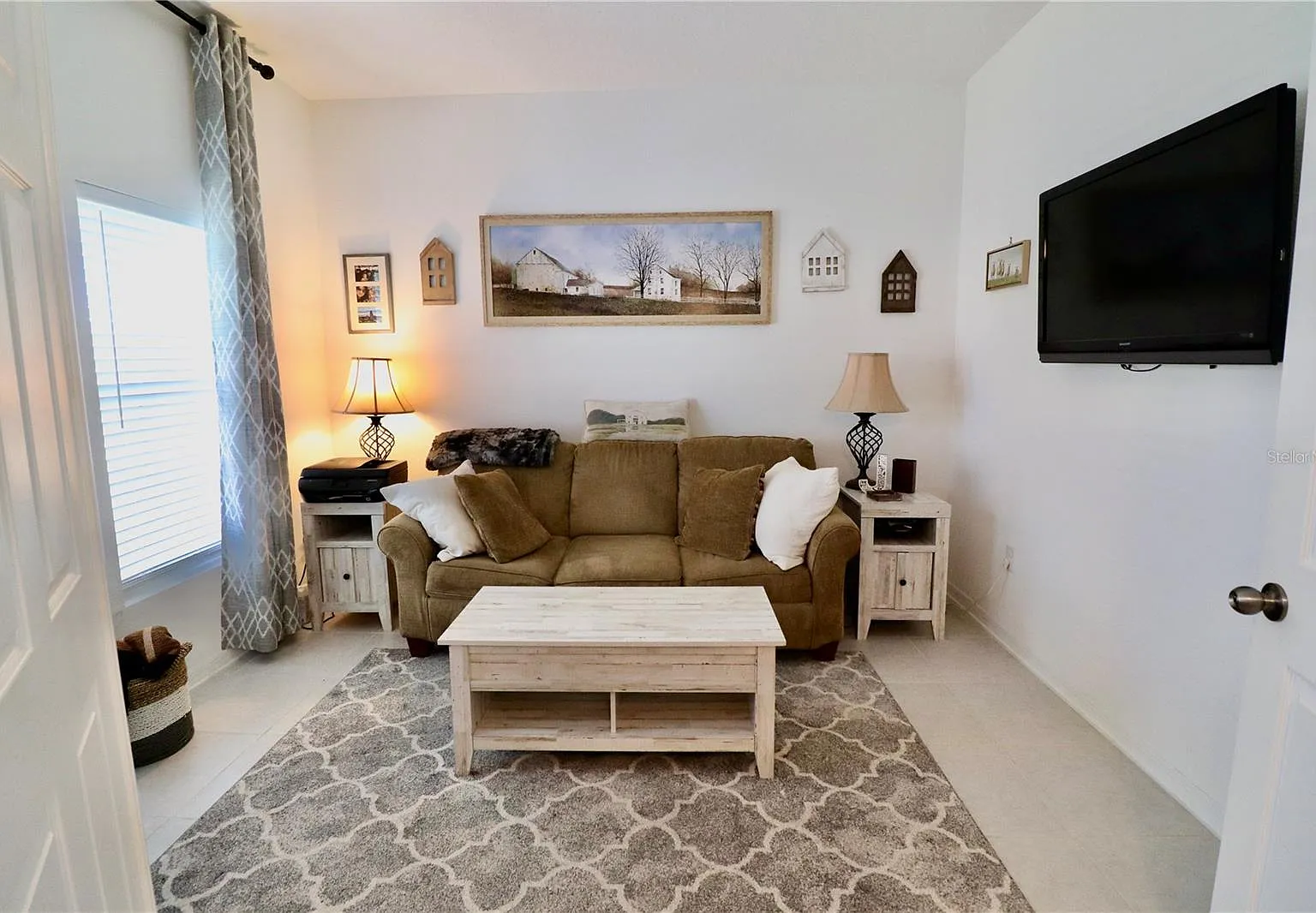 4 bed, 2624 sqft, $2,400 — Photo 3