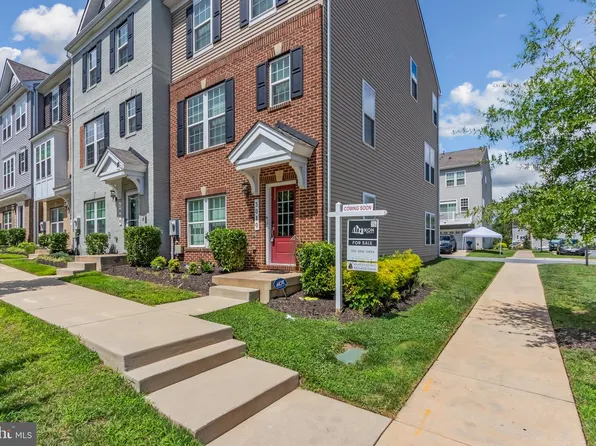 3010 Pinebrook Rd, Landover, MD 20785