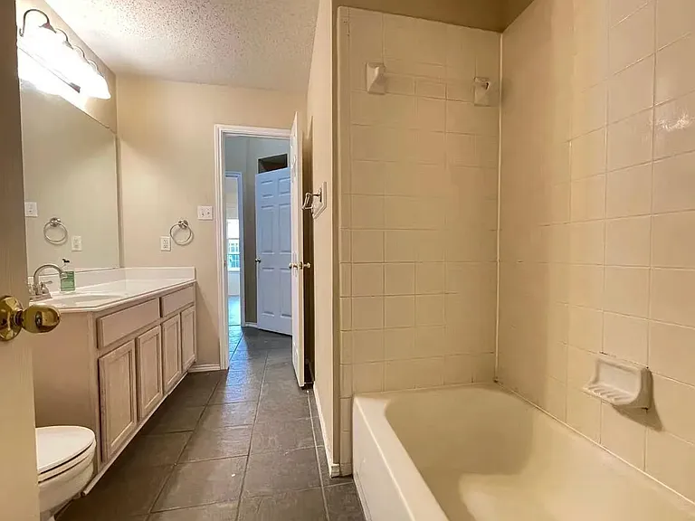 5106 Springflower Dr — Photo 16