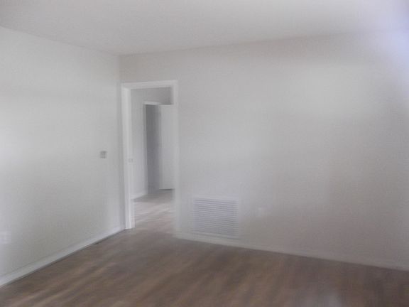 3rd image of 4000 40th Ave N