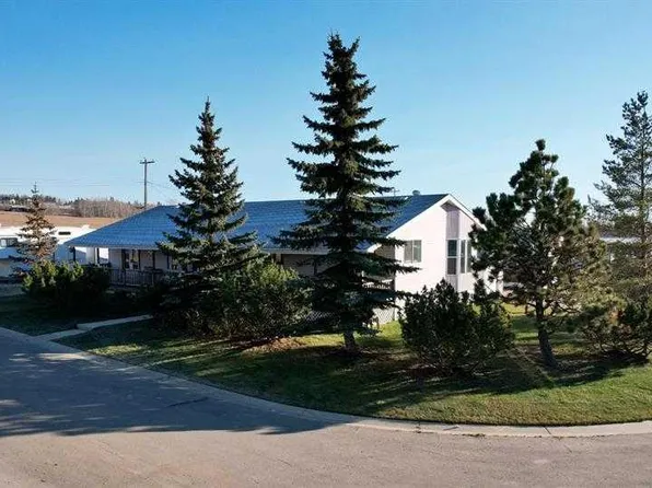 422 E 7th Ave, Beaverlodge, AB T0H 0C0