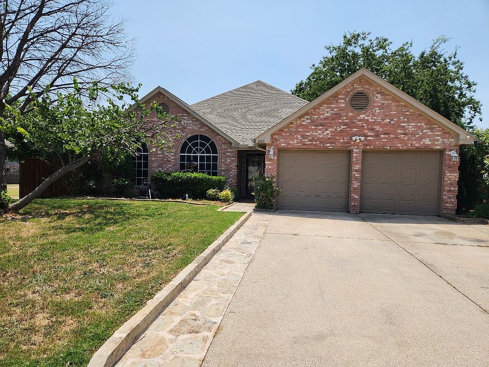 1st image of 2165 Crockett Dr
