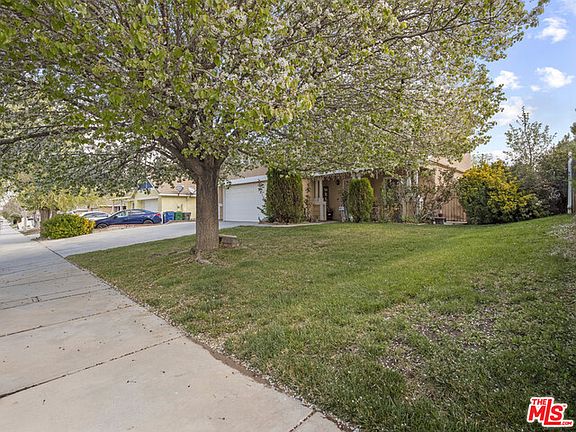 3rd image of 36638 Oak Hill St