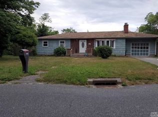 179 Monroe Dr, Mastic Beach, NY 11951