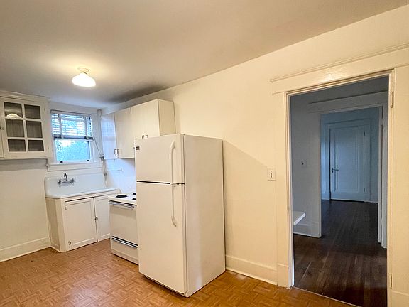 2nd image of 2804 Belmont Blvd APT 2