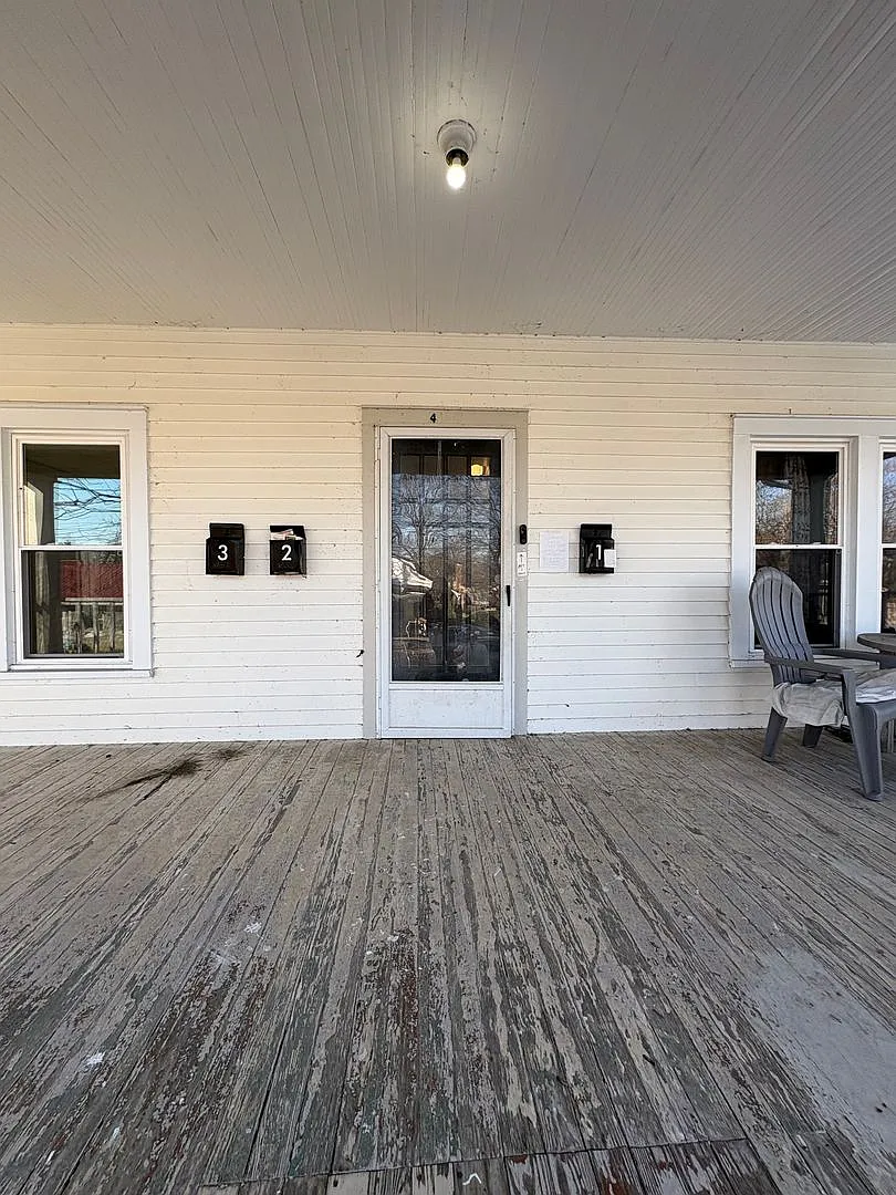 402 E Wayne Street — Photo 2