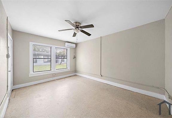 5th image of 834 3rd Ave N #30