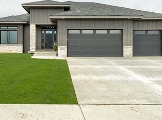 1404 NW Spruce Dr, Ankeny, IA 50023