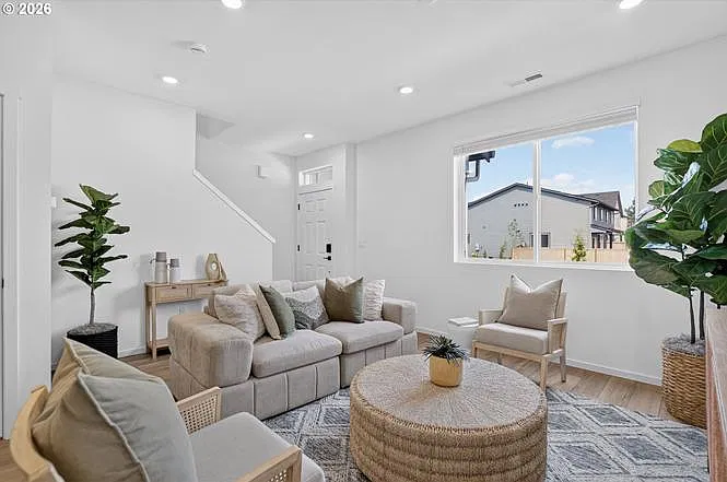 3 bed, 2.5 bath, 1414 sqft, $2,350 — Photo 3