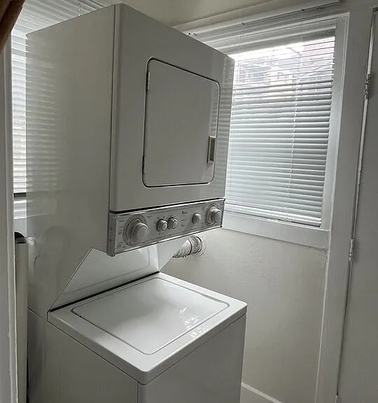 1677 Golden Gate Ave — Photo 18