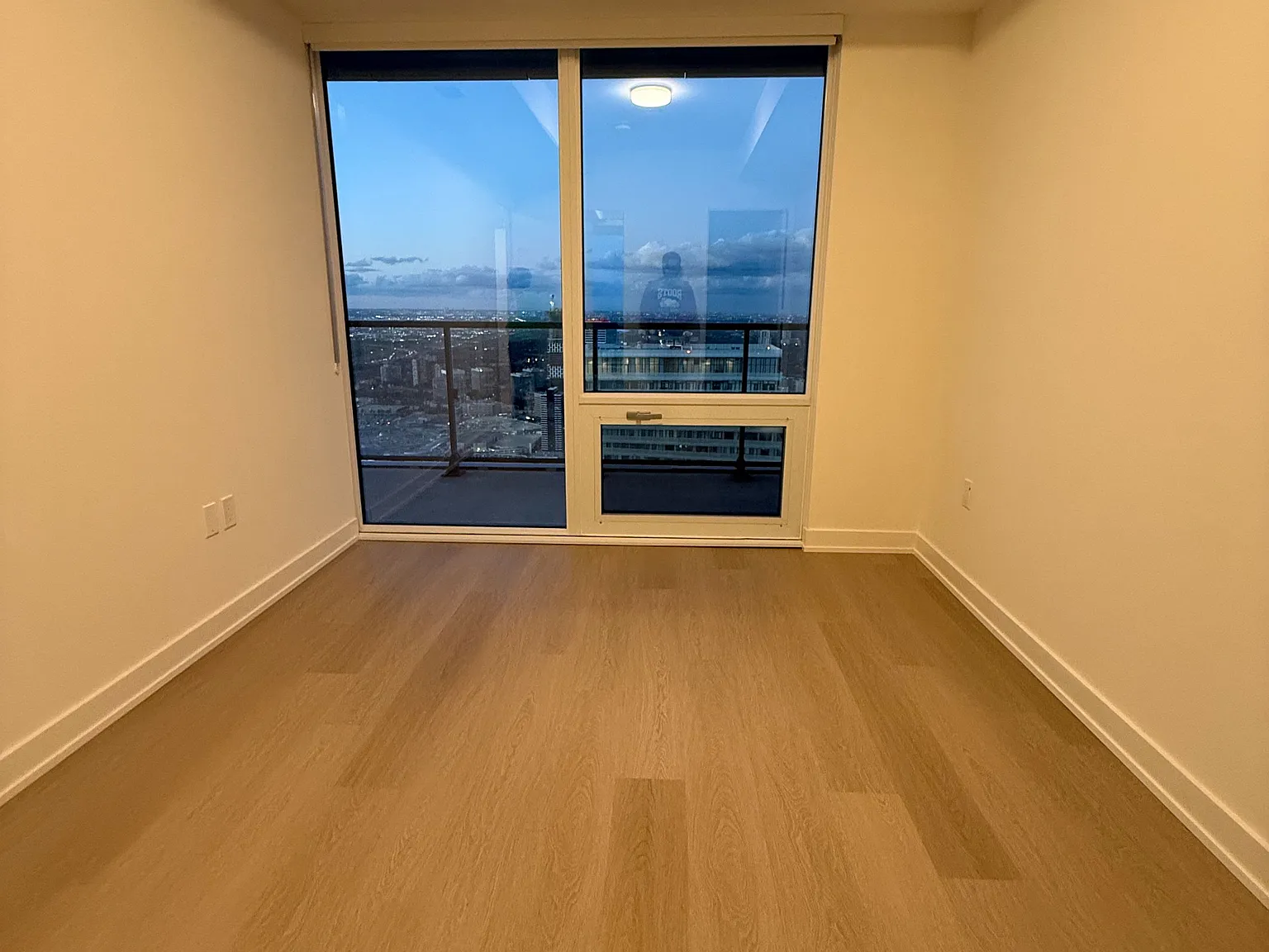 2 bed, $3,000 — Photo 1