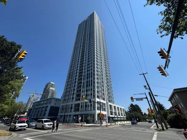 6468 Willingdon Ave #1007, Burnaby, BC V5H 2T3