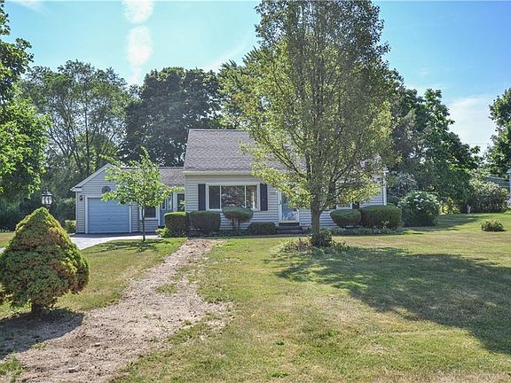 2nd image of 1036 Cherry Hill Ln