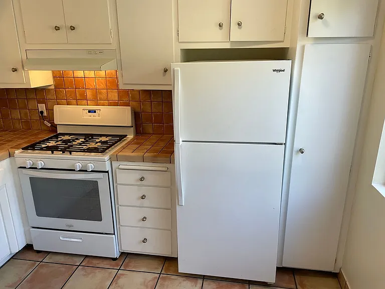 4700 Dexter Dr — Photo 9
