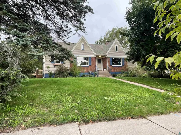 4831 Cooke St, Duluth, MN 55804