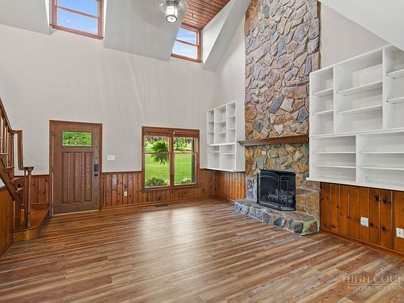 4th image of 4013 Carlton Drive