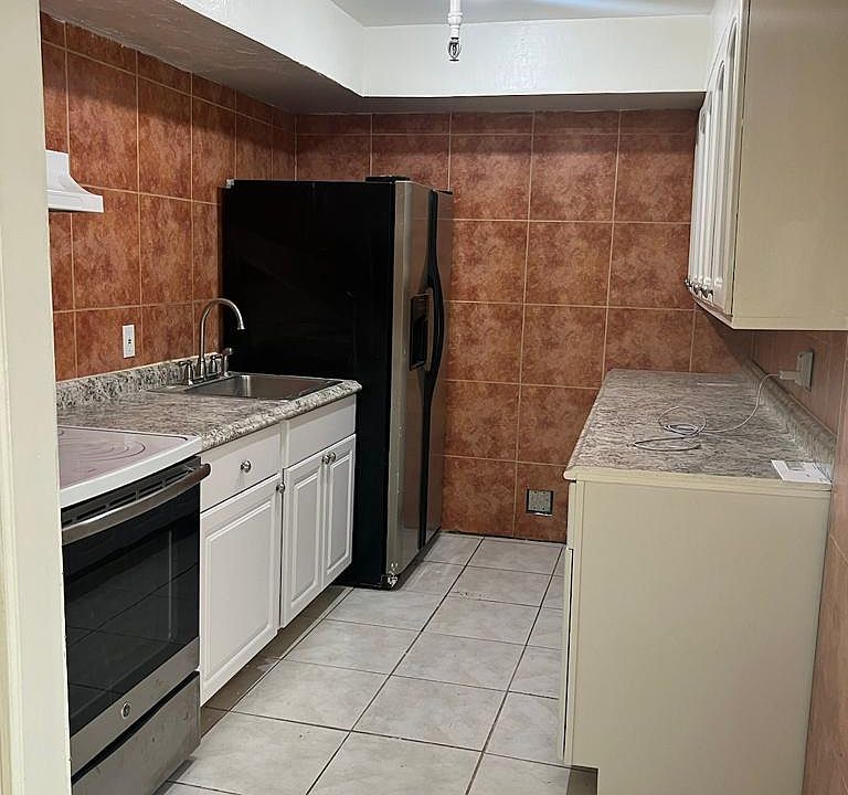 1st image of 10661 SW 108th Ave #11