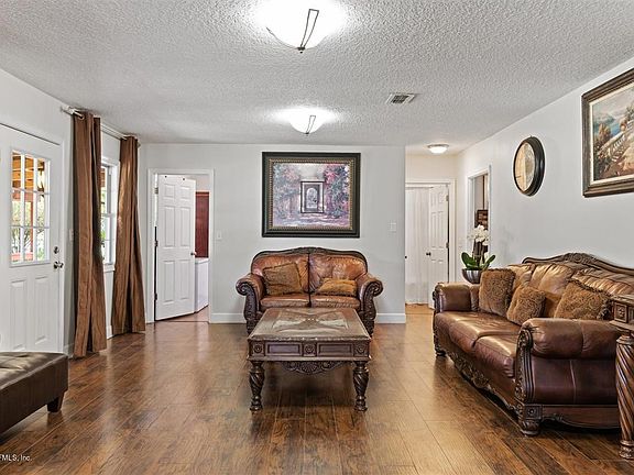 2nd image of 2115 Lake Dr
