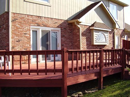 Enjoy summer evenings on this large deck