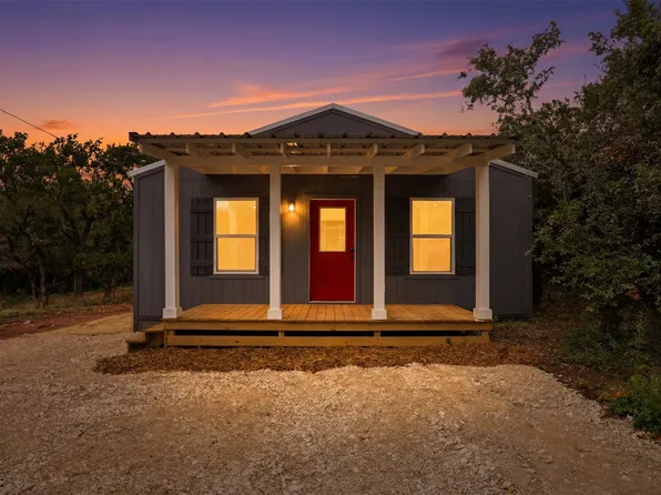 3006 Moon Ct, Granbury, TX 76049