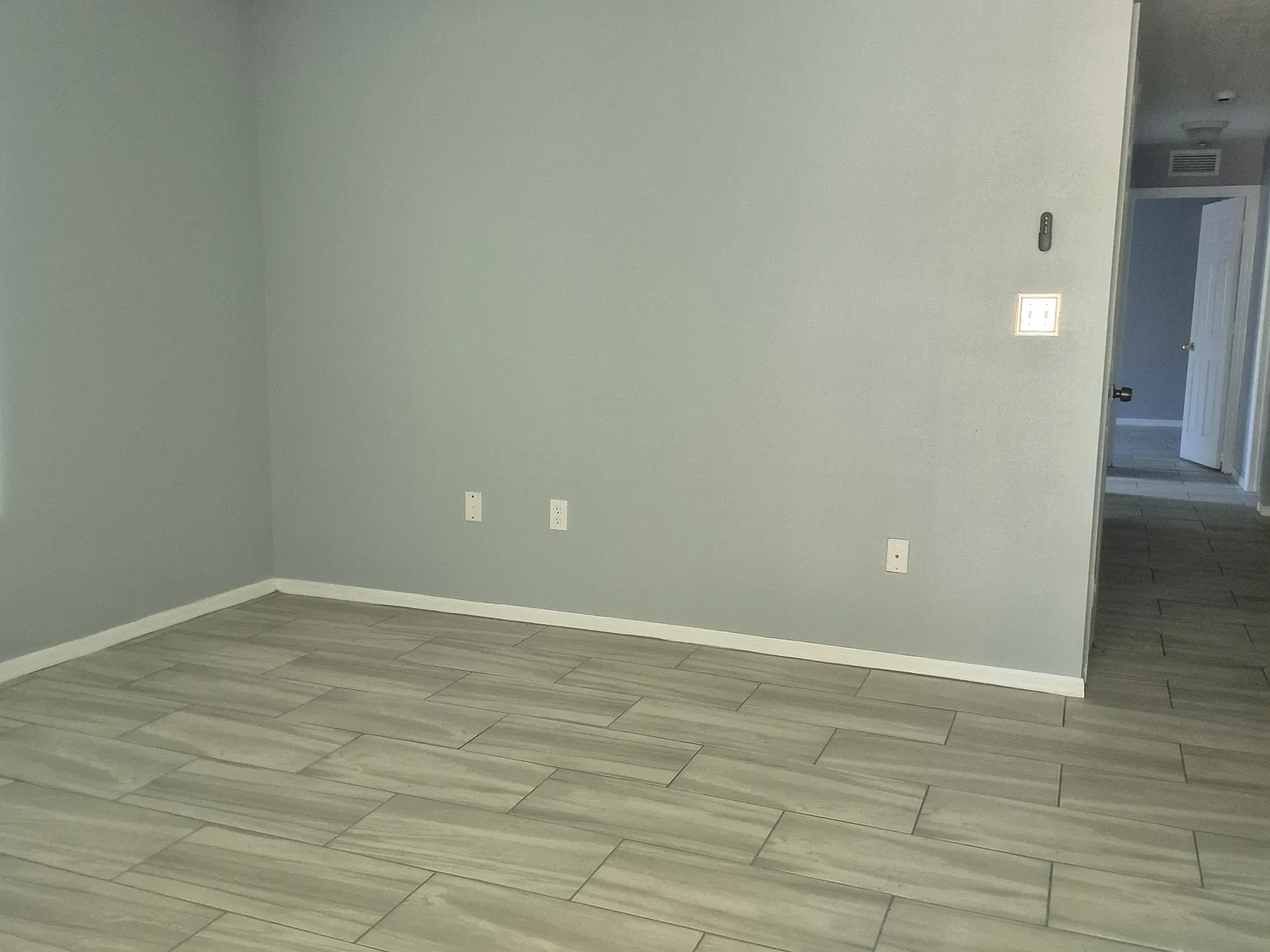 3 bed, 1200 sqft, $2,000 — Photo 4