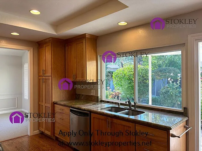 637 Tarrytown Ct — Photo 7