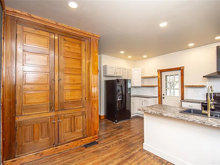 117 Montgomery Ave — Photo 21
