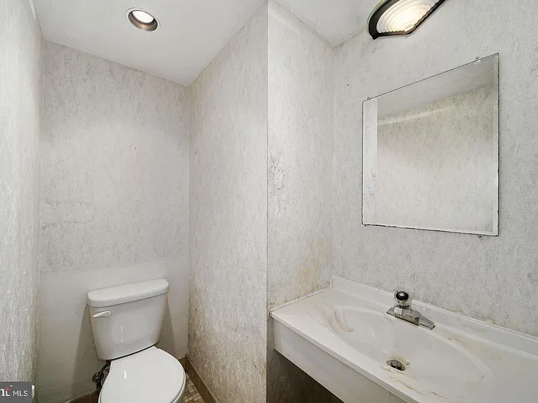 1420 Locust St #11D — Photo 10