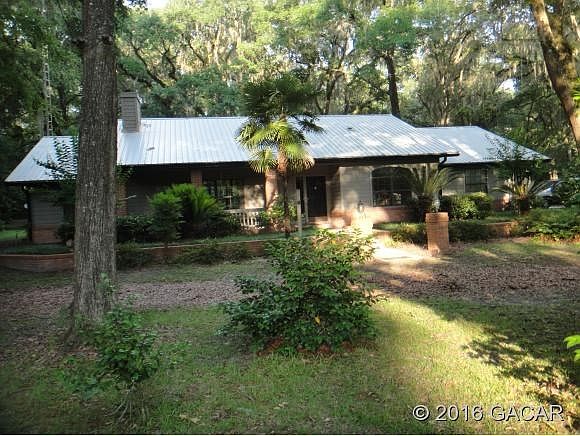 Great home w newer metal roof