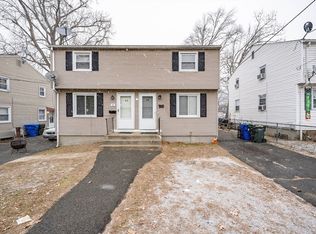 63-65 E Bay Path Ter, Springfield, MA 01109