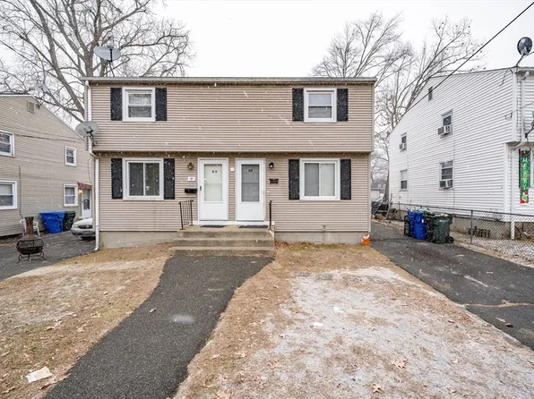 63-65 E Bay Path Ter, Springfield, MA 01109