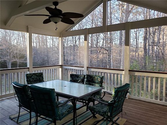 5th image of 302 Twisted Oak Dr