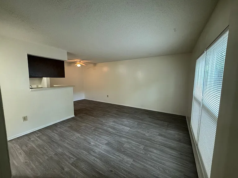 Parkhaven Apartments — Photo 9