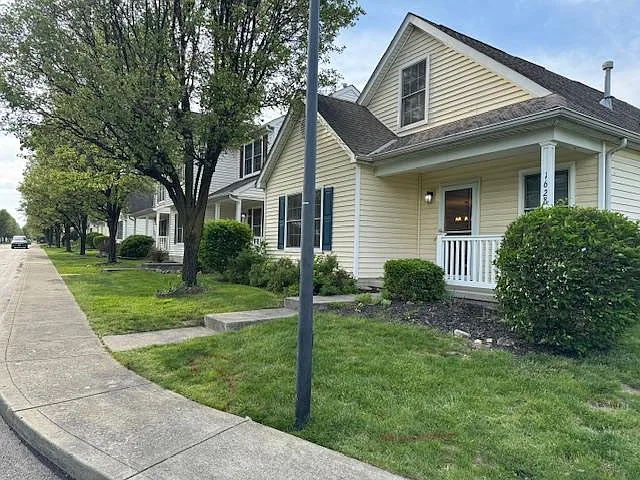 1628 Electra St — Photo 2