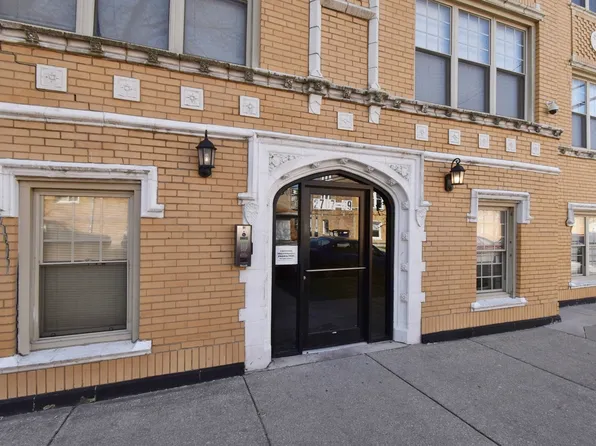 2709 W Glenlake Ave #2, Chicago, IL 60659