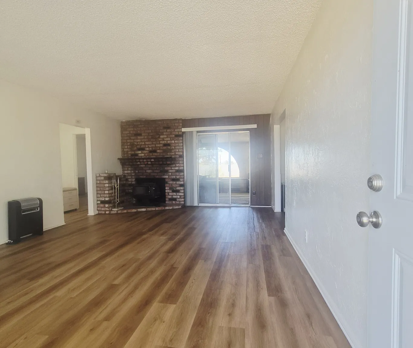 2 bed, 850 sqft, $2,150 — Photo 4
