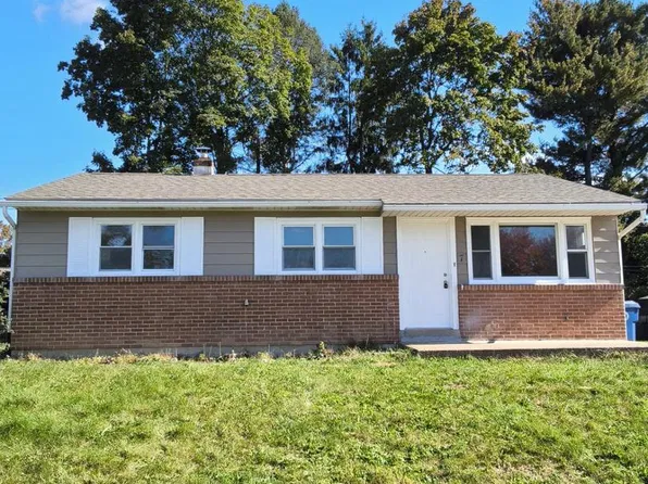 7 Chelsea Ln, Harrisburg, PA 17109