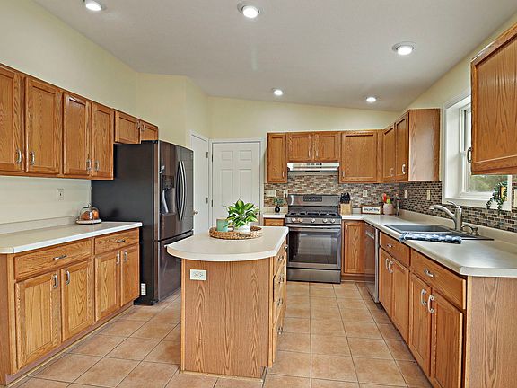 5th image of 5117 58th St