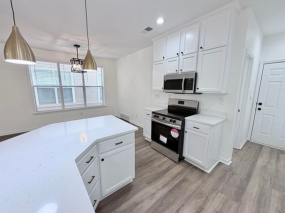 5th image of 1376 Island Town Dr
