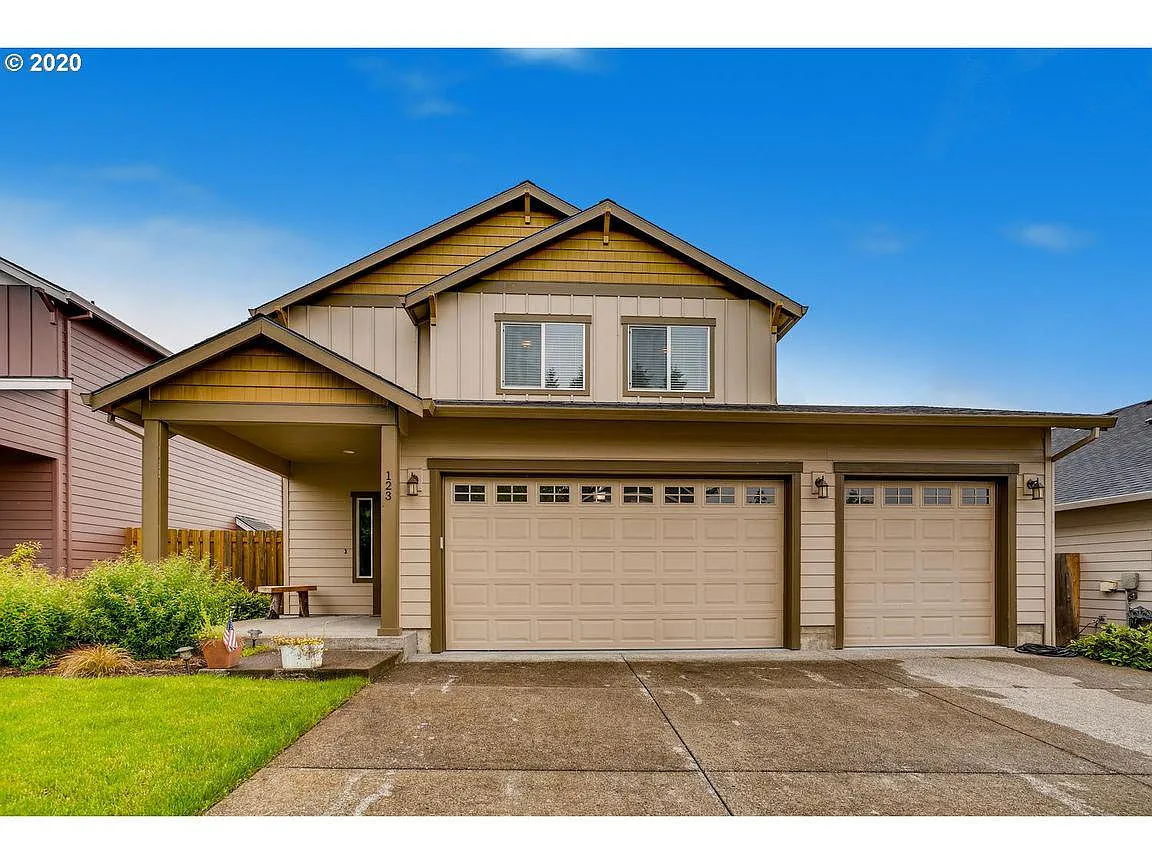 123 NE Megan Dr photo 1