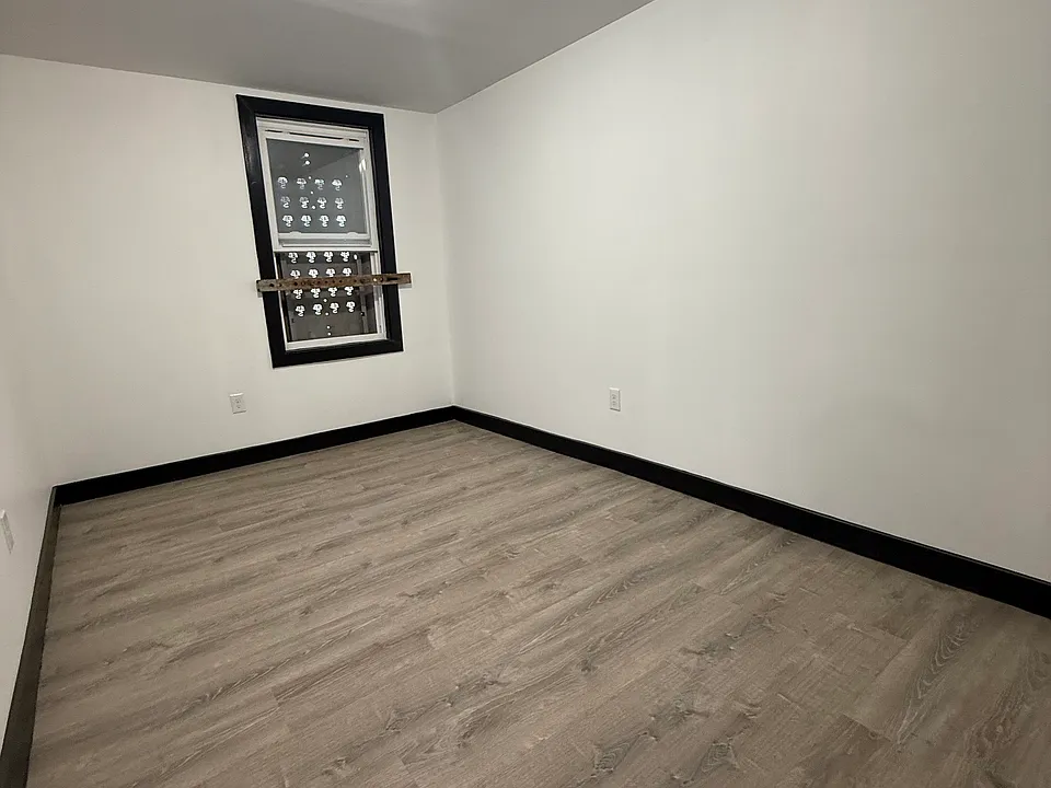 659 S 11th St #1 — photo 6 of 8