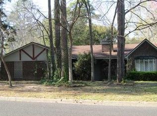 2608 Pine Shadows Dr, Huntsville, TX 77320